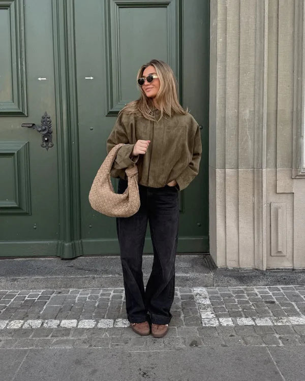Lucia - Stylish Velvet Bomber Jacket