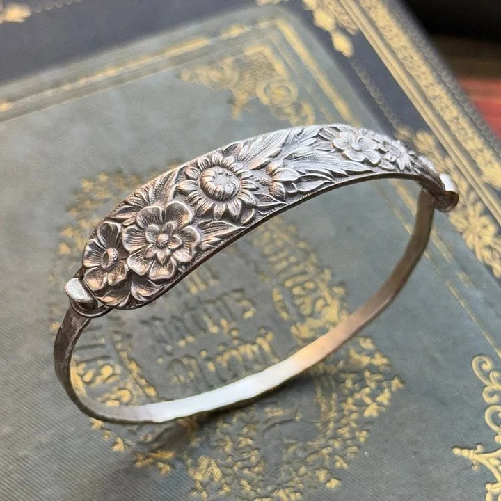 Autumn - Vintage Floral Engraved Silver Bracelet