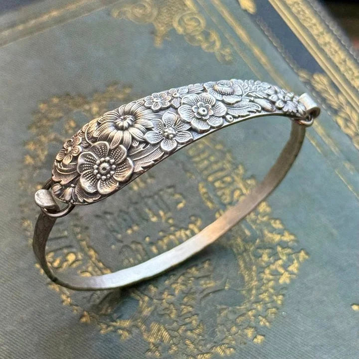 Autumn - Vintage Floral Engraved Silver Bracelet