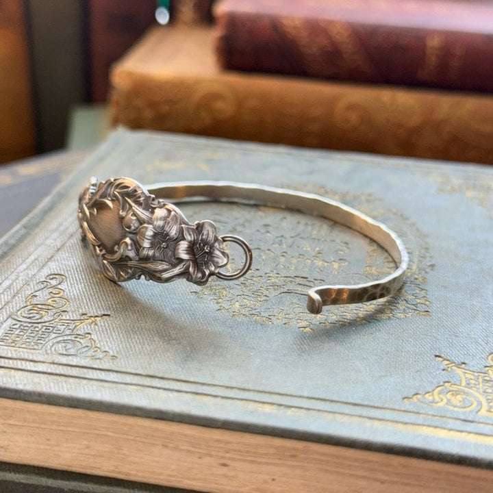 Autumn - Vintage Floral Engraved Silver Bracelet