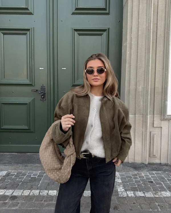 Lucia - Stylish Velvet Bomber Jacket