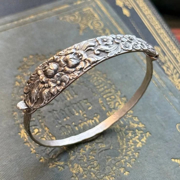 Autumn - Vintage Floral Engraved Silver Bracelet