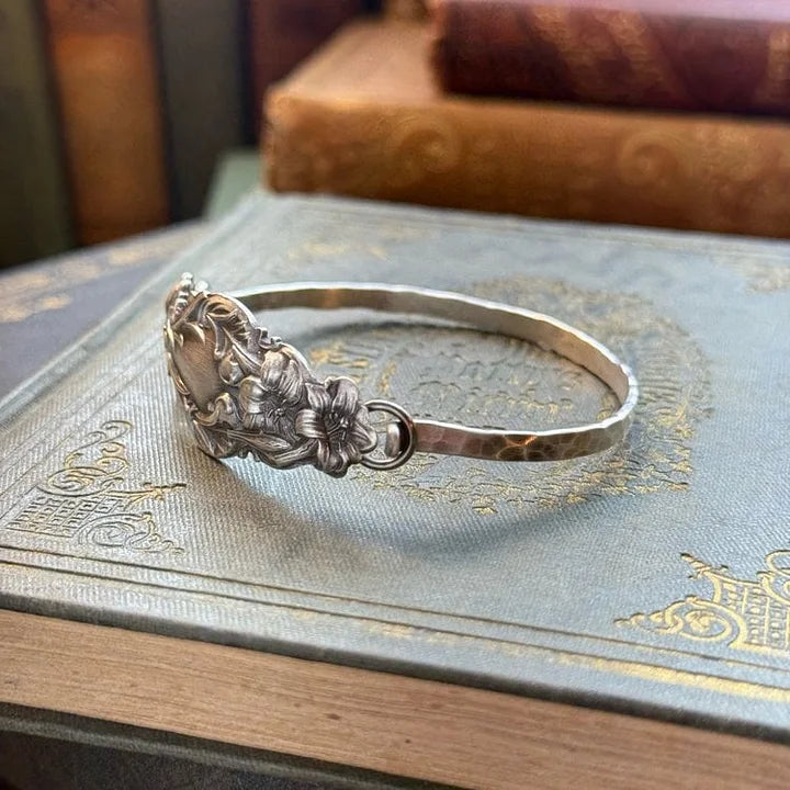 Autumn - Vintage Floral Engraved Silver Bracelet